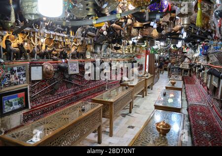 Café Azadegan, Chaykhuneh, Teehaus in der Chah HAJ Mirza Gasse in Isfahan, Esfahan, Iran, Persien, Naher Osten Stockfoto