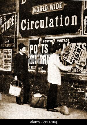 Professionelle Plakate für Rechnungen aus dem frühen Englischen 20. Jahrhundert bei der Arbeit in London Stockfoto