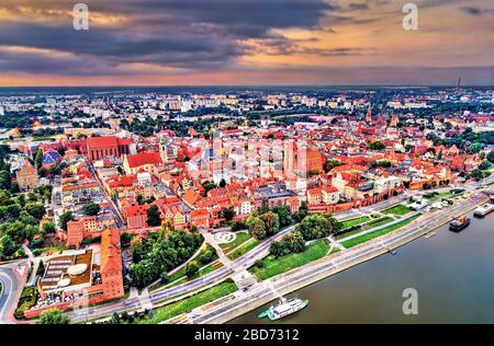 Luftbild der Stadt Torun mit der Weichsel in Polen Stockfoto