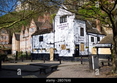 Nottingham, Großbritannien. April 2020. Uk Coronavirus Lockdown Tag 14. Die Stadt Nottingham setzt ihre soziale Distanzierung fort und die Sperrung von Reisen, die nicht unbedingt notwendig sind. Stockfoto