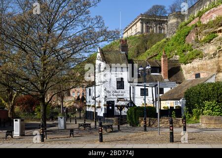 Nottingham, Großbritannien. April 2020. Uk Coronavirus Lockdown Tag 14. Die Stadt Nottingham setzt ihre soziale Distanzierung fort und die Sperrung von Reisen, die nicht unbedingt notwendig sind. Stockfoto