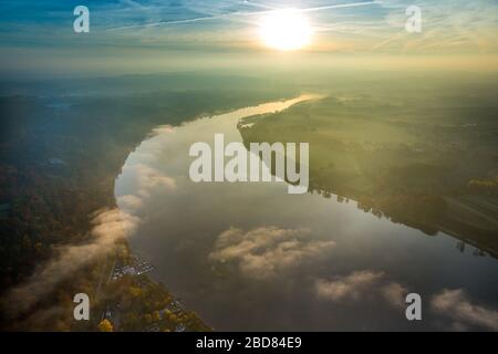 , Sonnenaufgang über dem Baldeneysee im Herbst, 30.10.2015, Luftbild, Deutschland, Nordrhein-Westfalen, Ruhrgebiet, Essen Stockfoto