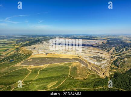 Braunbergwerk Hambach der RWE Power AG, 03.07.2014, Luftbild, Deutschland, Nordrhein-Westfalen, Niederrhein, Hambach Stockfoto