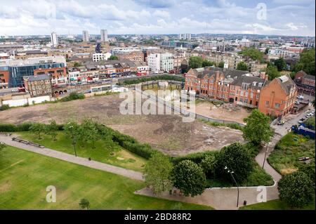 Leeres Grundstück im Potters Field Park vor dem Bau der One Tower Bridge, Southwark Stockfoto