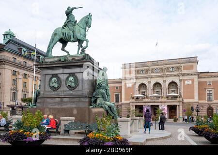 Gustav II. Spielt das Reiterstandbild vor der Königlichen schwedischen Oper in Stockholm, Schweden, Europa Stockfoto