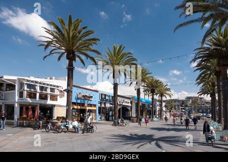 Pier Avenue Geschäfte im Stadtzentrum von Hermosa Beach am südlichen kalifornischen Meer Stockfoto