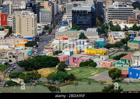 Blick auf das bunte Wohnviertel Bo Kaap im muslimischen Viertel vom Signal Hill Kapstadt Südafrika Stockfoto