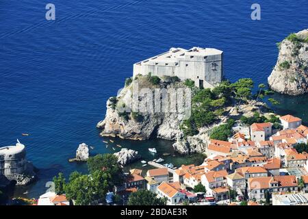 Blick auf die Altstadt von Dubrovnik von der Seilbahn-Station auf dem Srđ Hügel Stockfoto