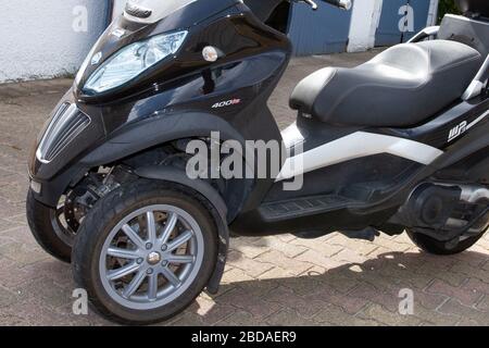 Bordeaux , Aquitaine / Frankreich - 03 30 2020 : piaggio drei Räder Motorrad MP3 Detail Scooter Stockfoto