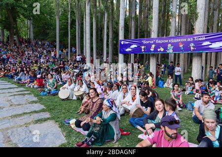 Bilder von auf dem Dach des Weltfests in Khorog, der Hauptstadt des Distrikts Shughnon in Gorno-Badakshan im Pamir-Gebirge Tadschikistans. Stockfoto