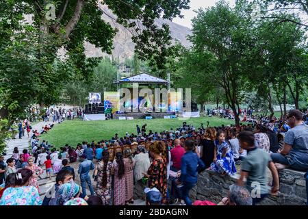 Bilder von auf dem Dach des Weltfests in Khorog, der Hauptstadt des Distrikts Shughnon in Gorno-Badakshan im Pamir-Gebirge Tadschikistans. Stockfoto