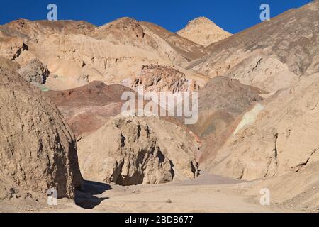 Bunte Schlucht in Artist's Palette, Tod Valley National Park, Kalifornien, Vereinigte Staaten. Stockfoto