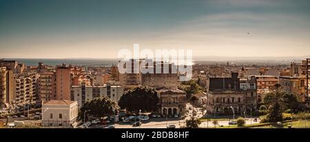 Catania, Sizilien, Italien, Blick auf die Stadt vom Gioeni Park. Stockfoto