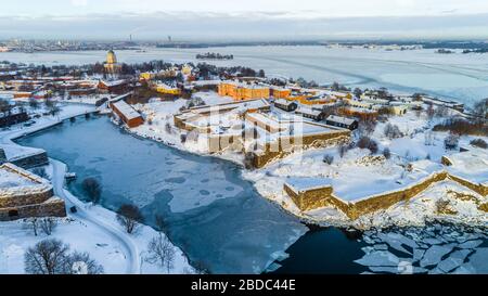 Luftaufnahme der Festung Suomenlinna in Helsinki, Finnland Stockfoto