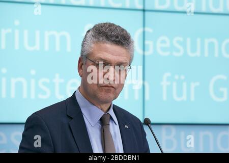 24.02.2020, Berlin, Berlin, Deutschland - Prof. Dr. Lothar H. Wieler, Präsident des RKI, auf der Pressekonferenz zum Corona-Virus im Bundesminster Stockfoto