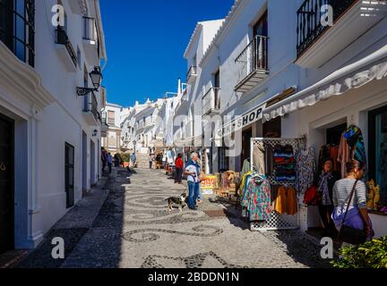 27.02.2020, Frigiliana, Málaga, Spanien - das weiße Bergdorf Frigiliana im Distrikt Axarqu'a der Provinz Málaga ist ein beliebter Ort Stockfoto