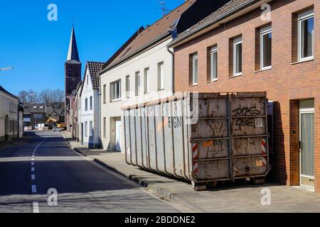 12.03.2020, Erkelenz, Nordrhein-Westfalen, Deutschland - Rheinisches Braunbaugebiet, das Dorf Keyenberg soll der RWE Garzweiler aufmachen Stockfoto