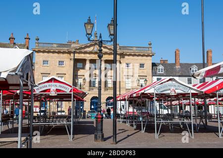 Market Day in Newark on Trent, während der Covid-19 Lockdown, Nottinghamshire England UK, gefangen genommen Stockfoto