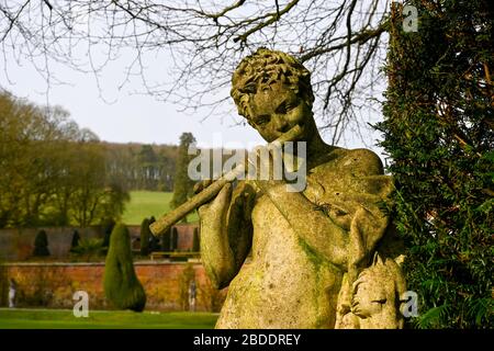 Statue in der Hopton Hall in der Nähe von Maltock Derbyshire England Stockfoto