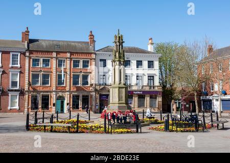 Market Square in Retford Town Center, während der Sperrung von Covid-19 im April 2020 in Nottinghamshire England UK erobert Stockfoto