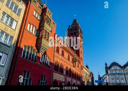 Das Rathaus / Rathaus aus dem 16. Jahrhundert auf dem Marktplatz in der Stadt Basel, Schweiz. Februar 2020. Stockfoto