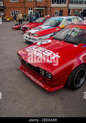 Alfa Romeos beim Brooklands Motorsport Day GTV und 155 Stockfoto