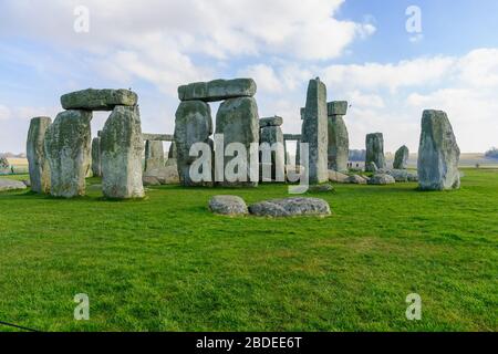 Stonehenge, Großbritannien - 18. Februar 2013: Blick auf die prähistorische Stätte Stonehenge in Wiltshire, England, Großbritannien Stockfoto