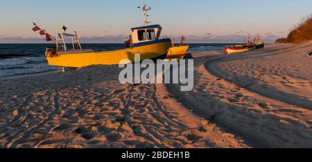 Fischerboote am Meer, Sandstrände Stockfoto