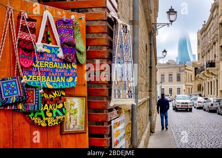 Aserianischer Souvenirladen in Icheri Sheher, Baku, Aserbaidschan Stockfoto