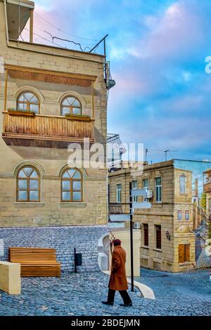 Wandgemälde an der Seite der Gebäude von Icheri Sheher, Baku, Aserbaidschan Stockfoto