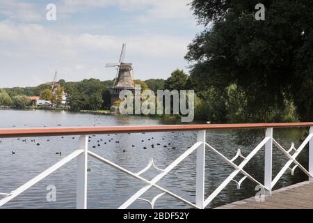 Windmühlen am Kralinger See, Kralingse Plas Stockfoto