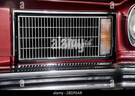 1975 Oldsmobile Cutlass 'Salon' klassische amerikanische Limousine/Coupé Stockfoto