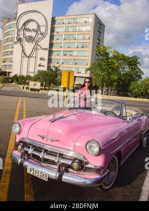 53 Chevy vor Fidel, Plaza de la Revolucion, Havanna, Kuba Stockfoto