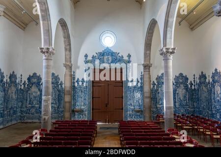 Die Igreja da Misericórdia (Kirche der Barmherzigkeit) in Tavira gilt als eines der besten Beispiele für Renaissance-Architektur an der Algarve Portuga Stockfoto