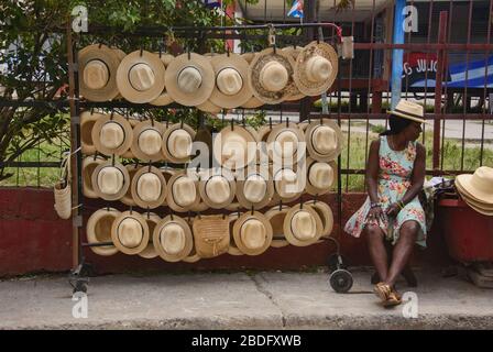 Hut-Anbieter in Calleton Hamel, Havanna, Kuba Stockfoto