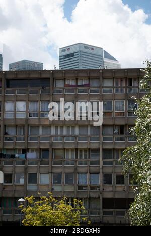 1970er Jahre Sozialwohnungs-Abriss-Save-Kampagne für Robin Hood Gardens, 129 Woolmore St, Poplar, London E14 0HG von Alison & Peter Smithson Stockfoto