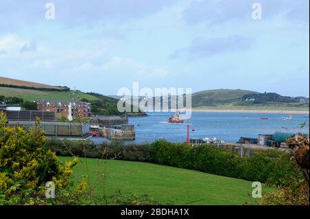 Blick über die Daymer Bay und die Doom Bar von Padstow, North Cornwall. Stockfoto