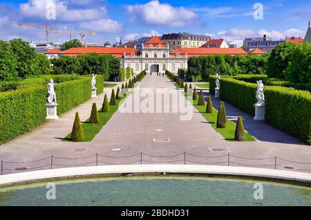 Wien, Österreich - 17. Mai 2019: Das Schloss Belvedere im Stil des Barock ist ein historischer Gebäudekomplex in Wien, Österreich, der aus zwei Palästen des Barock mit einem besteht Stockfoto