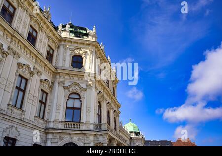 Wien, Österreich - 17. Mai 2019: Das Schloss Belvedere im Stil des Barock ist ein historischer Gebäudekomplex in Wien, Österreich, der aus zwei Palästen des Barock mit einem besteht Stockfoto
