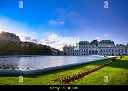 Wien, Österreich - 17. Mai 2019: Das Schloss Belvedere im Stil des Barock ist ein historischer Gebäudekomplex in Wien, Österreich, der aus zwei Palästen des Barock mit einem besteht Stockfoto