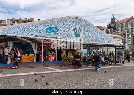 Lissabon, Portugal - 3. März 2020: Mercado da Baixa, gedeckter Markt Stockfoto