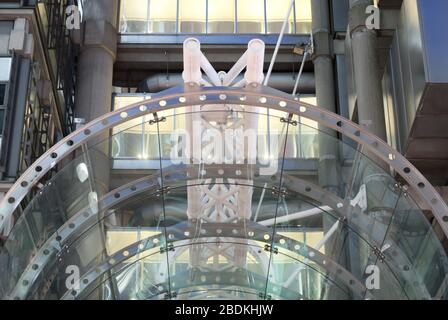 High Tech Architecture Steel Machine Lloyds Building Lloyds of London, Lime Street, London EC3M 7AW von Richard Rogers Architect Stockfoto