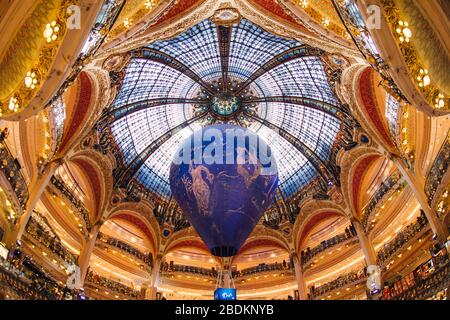 Lafayette Haussmann Galerie in Paris, Frankreich-Kaufhaus 14.000 m2 mit einer führenden internationalen Kollektion 260 Marken von Chic und Boldnes Stockfoto