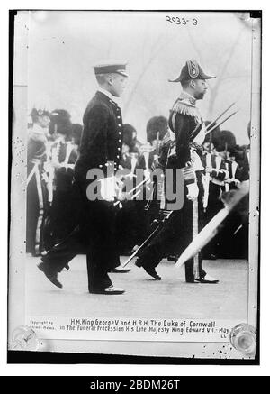 S.m. König George V und Seine Königliche Hoheit, der Herzog von Cornwall im Trauerzug der späten König Edward VII. Stockfoto