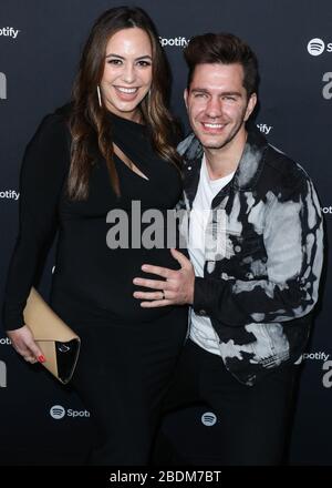 West Hollywood, Vereinigte Staaten. April 2020. (AKTE) Andy Grammer und Frau Aijia Lise Grammer Willkommen Tochter Israel Blue Grammer. Andy Grammer und Aijia Lise Grammer begrüßen ihr zweites Kind. WEST HOLLYWOOD, LOS ANGELES, KALIFORNIEN, USA - 23. JANUAR: Aijia Lise Grammer und Ehemann/Sänger Andy Grammer treffen auf der Spotify Best New Artist 2020 Party in den Lot Studios am 23. Januar 2020 in West Hollywood, Los Angeles, Kalifornien, Vereinigte Staaten ein. (Foto von Xavier Collin/Image Press Agency) Credit: Image Press Agency/Alamy Live News Stockfoto