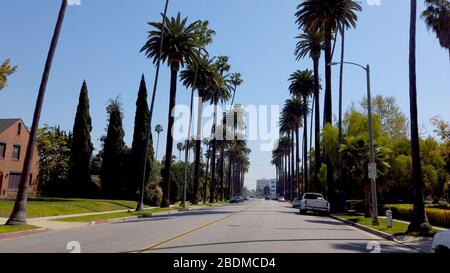 Fahren durch Beverly Hills California - LOS ANGELES, USA - 1. APRIL 2019 Stockfoto