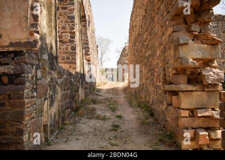 Pfad in altem altem Fort Hintergrundfoto Bild Stockfoto