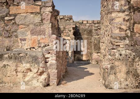 Pfad in altem altem Fort Hintergrundfoto Bild Stockfoto