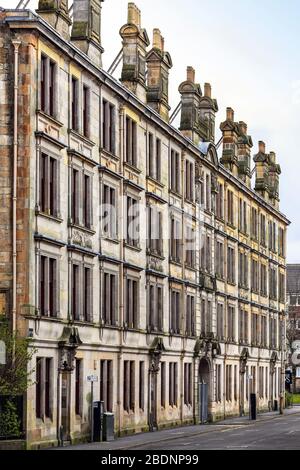 Jahrhundert Architektur an den Gebäuden in Lady Lane, Paisley, heute im Besitz der University of the West of Scotland als Studentenunterkunft. Stockfoto