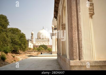 Das Grab von Sultan Quli Qutb Mulk wurde 1543 erbaut. Foto Von Seven Tombs Stock Stockfoto